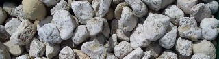 Фото галтованной мраморной крошки бежевой, матовой.